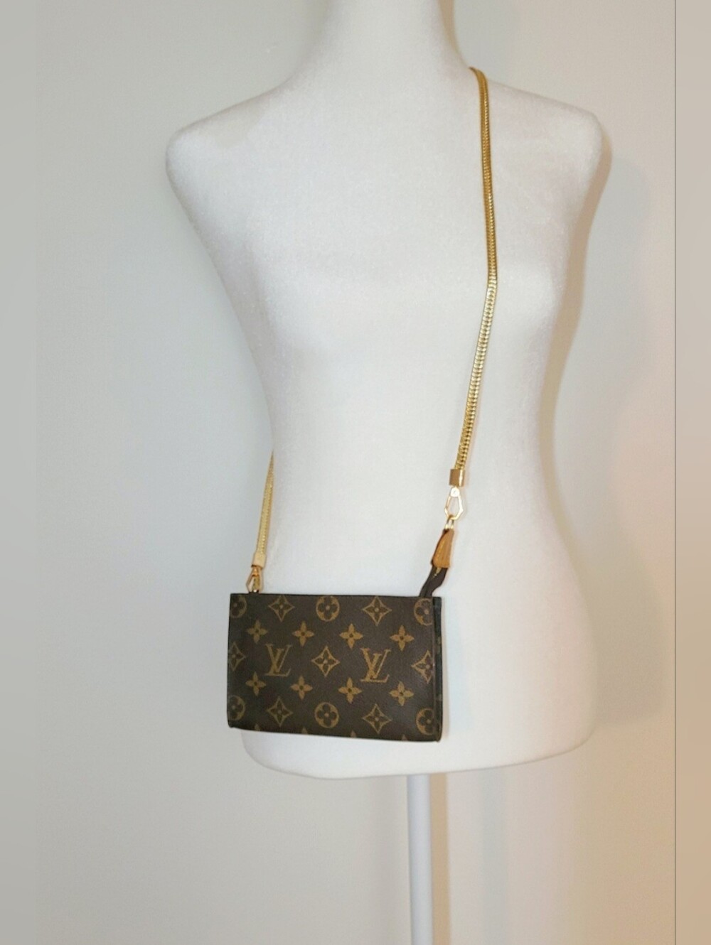 Authentic Louis Vuitton Brown Monogram Pouch - Picture 5 of 13